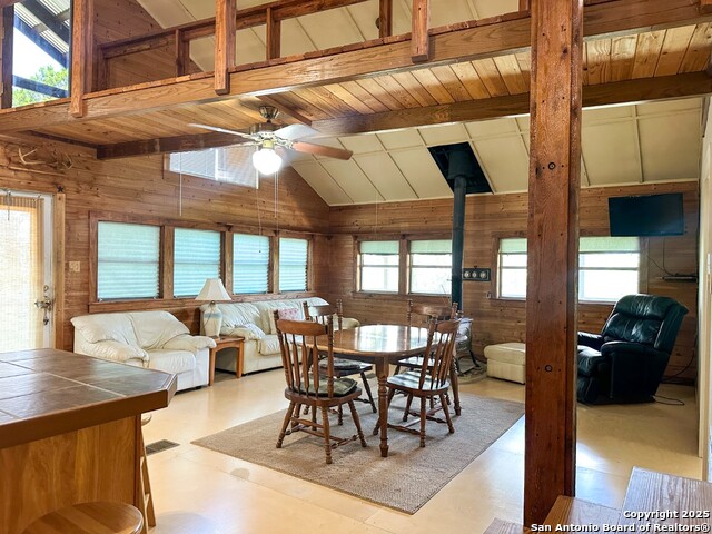 810 12th Property Photo 8