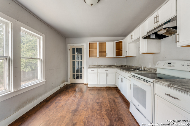 712 S Austin Property Photo 9