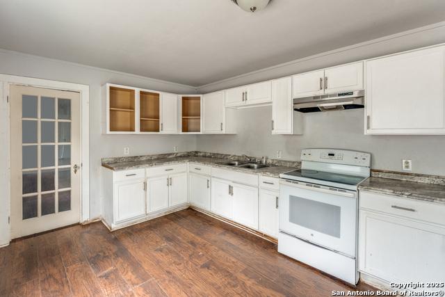 712 S Austin Property Photo 10