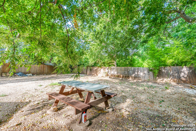 712 S Austin Property Photo 22