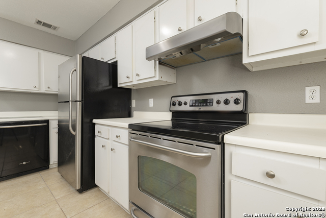 100 Lorenz Property Photo 4