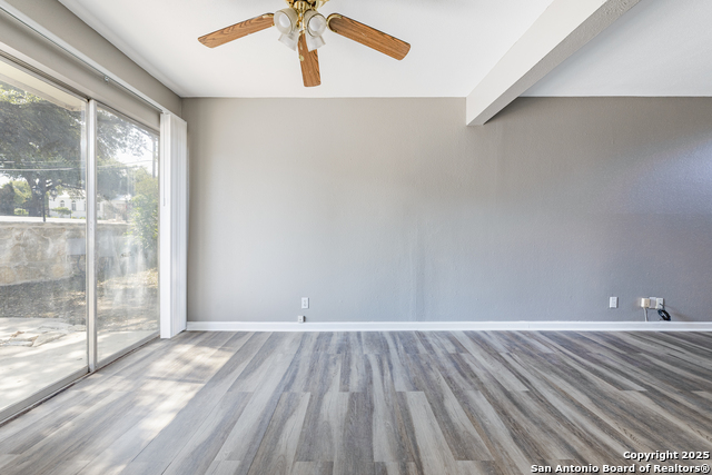 100 Lorenz Property Photo 11