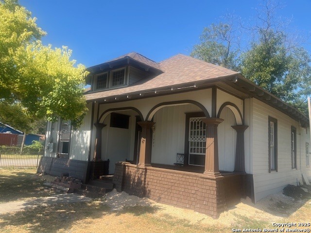 1401 N Trinity
