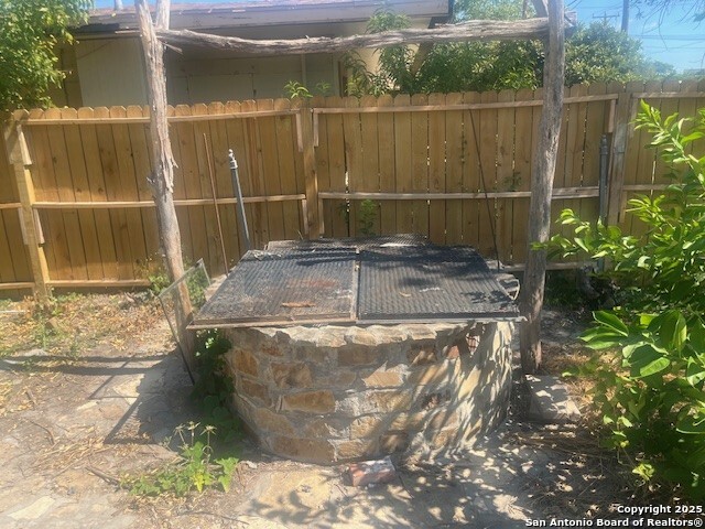 1401 N Trinity Property Photo 8