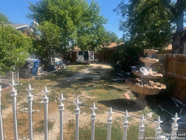 1401 N Trinity Property Photo 9
