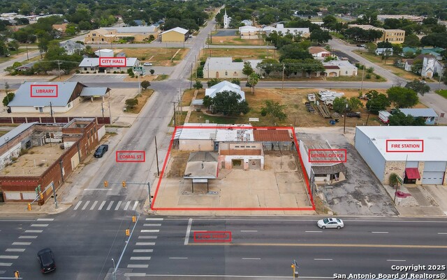 308 S Oak Property Photo 1