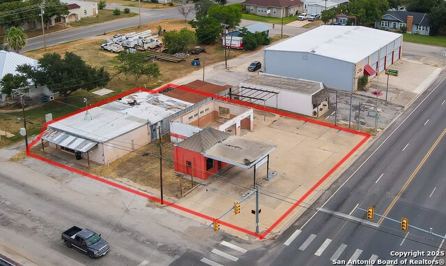 308 S Oak Property Photo 4