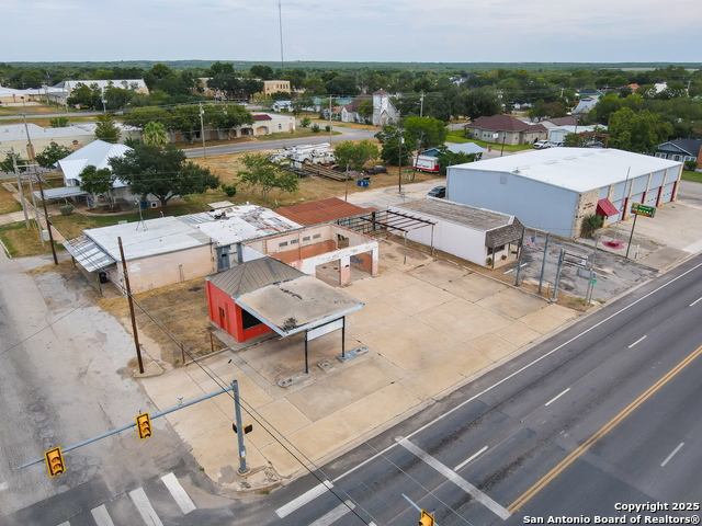 308 S Oak Property Photo 6