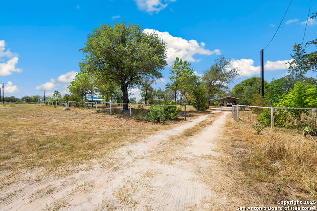 106 Hickory Cir Property Photo 6