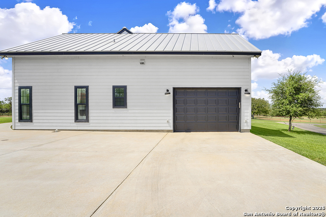 149 County Road 256 Property Photo 6
