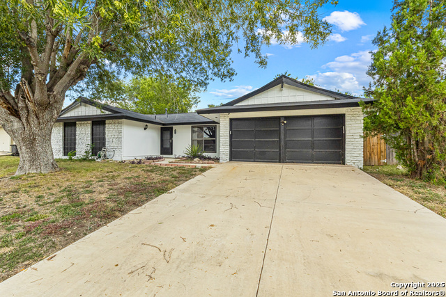 330 Whitecliff Dr