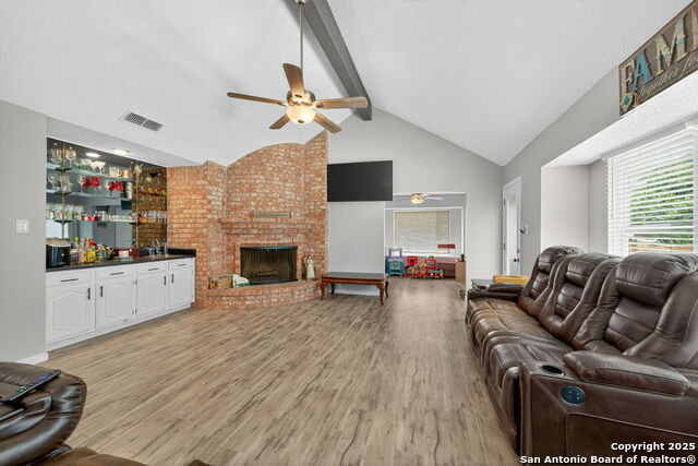 3413 Foxbriar Property Photo 7