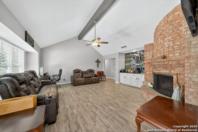 3413 Foxbriar Property Photo 8