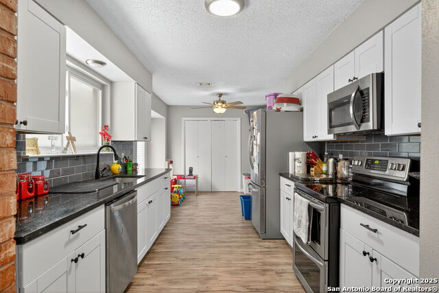3413 Foxbriar Property Photo 10