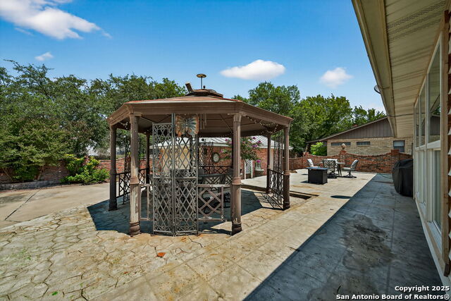 3413 Foxbriar Property Photo 26