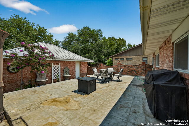 3413 Foxbriar Property Photo 28