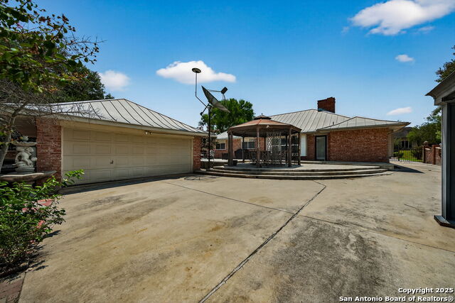 3413 Foxbriar Property Photo 31