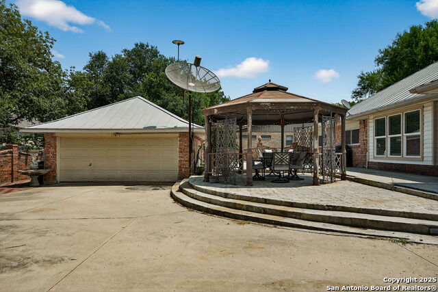 3413 Foxbriar Property Photo 32