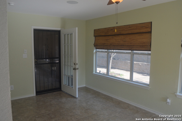 14847 Lytle Somerset Property Photo 12
