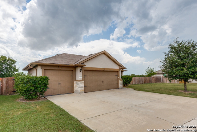 19209 Nicole Ln Property Photo 1