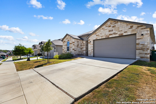 7333 Walkers Loop Property Photo 2