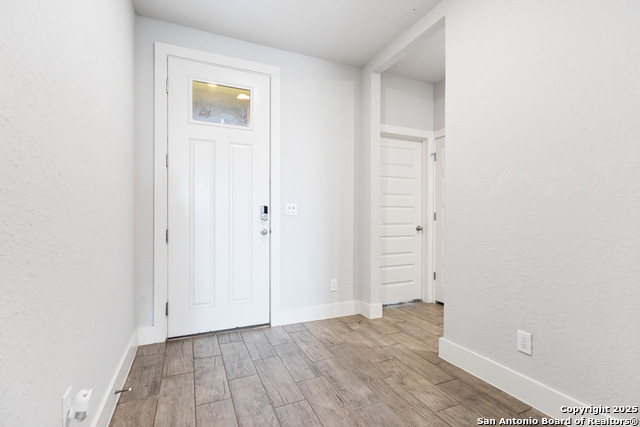 7333 Walkers Loop Property Photo 5