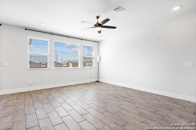7333 Walkers Loop Property Photo 15