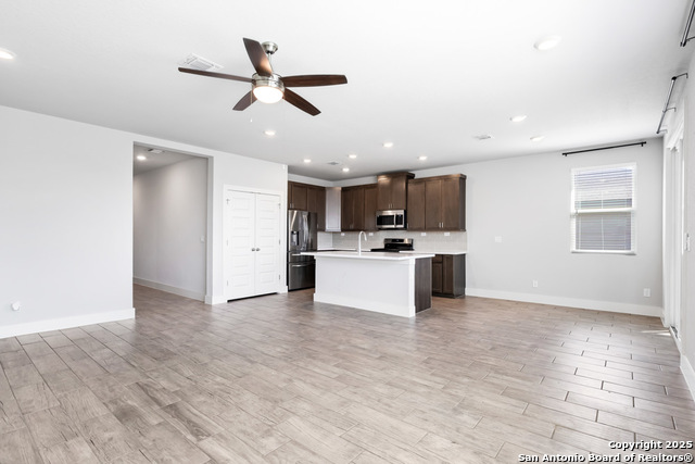 7333 Walkers Loop Property Photo 16