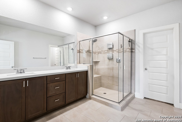7333 Walkers Loop Property Photo 19