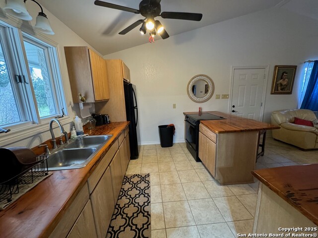 572 Fm 2107 Property Photo 5