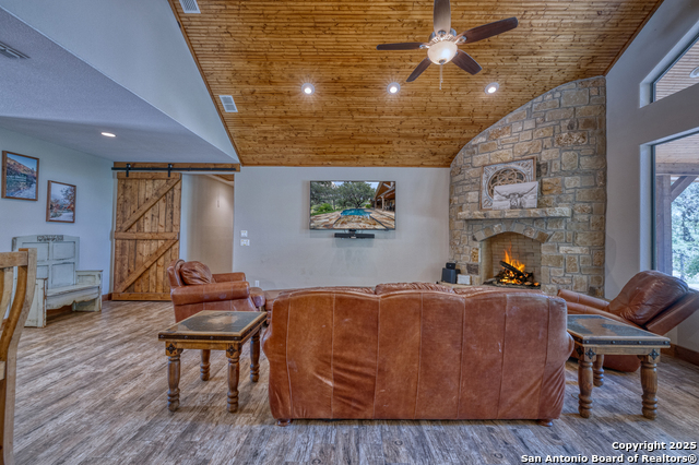 216 Skipping Stone Property Photo 5