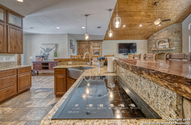 216 Skipping Stone Property Photo 7