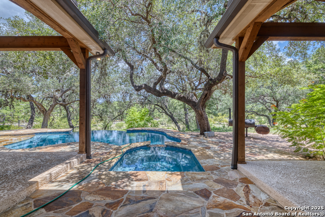 216 Skipping Stone Property Photo 24