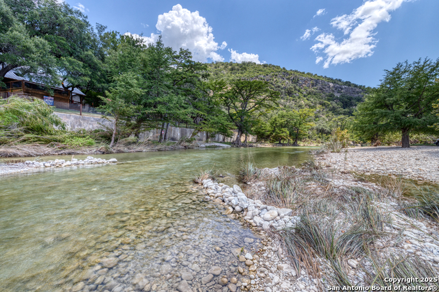 216 Skipping Stone Property Photo 35