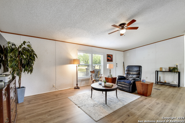 605 County Road 3821 Property Photo 5