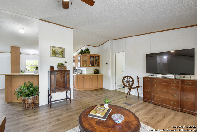 605 County Road 3821 Property Photo 6