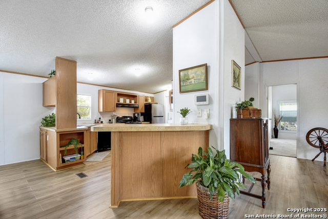 605 County Road 3821 Property Photo 8