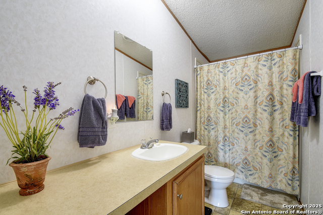 605 County Road 3821 Property Photo 14