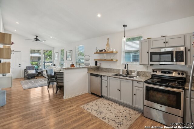 410 Mckay Property Photo 7