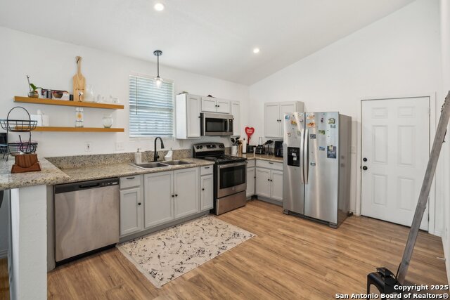 410 Mckay Property Photo 8