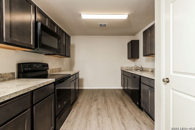 3723 Somers Crest Property Photo 3