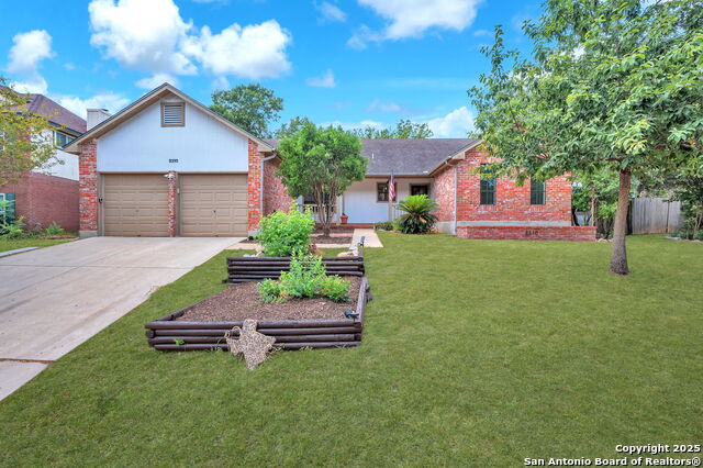 2310 Encino Crossing Property Photo 1