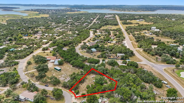 556 Hedgestone