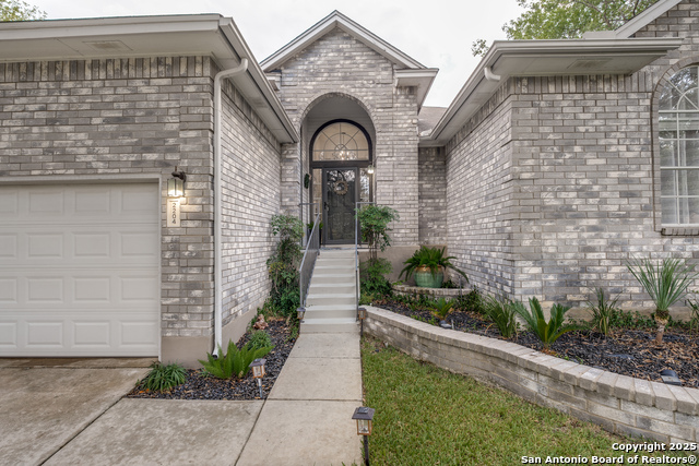 2204 Encino Cliff Property Photo 4