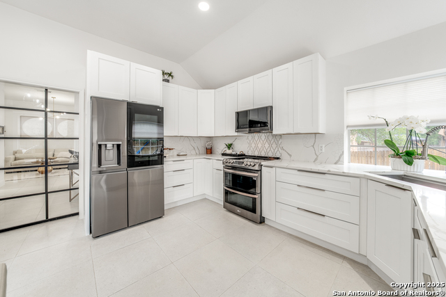 2204 Encino Cliff Property Photo 16