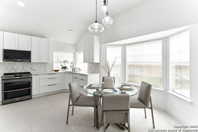 2204 Encino Cliff Property Photo 20