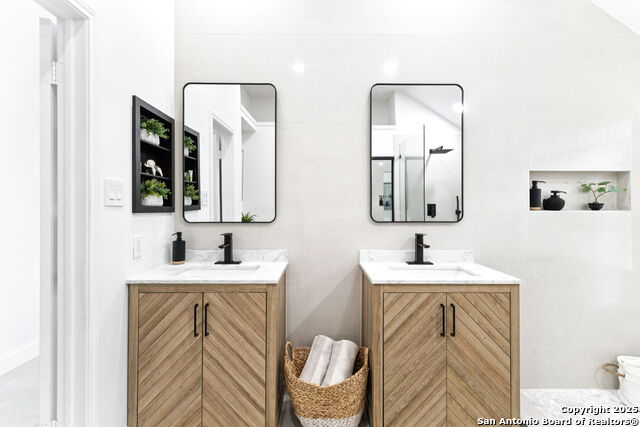 2204 Encino Cliff Property Photo 25