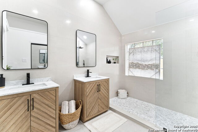 2204 Encino Cliff Property Photo 26