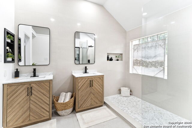 2204 Encino Cliff Property Photo 27