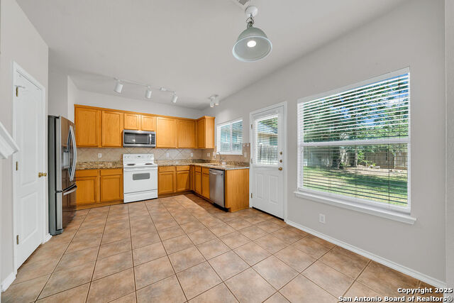 6038 Wood Pass Property Photo 7